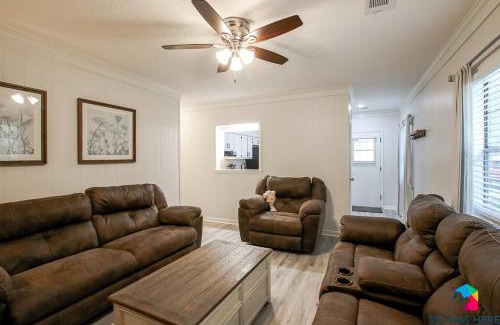 Richmond Hill Casa | Spacious Home In Richmond Hill, Pet Friendly W- King Bed