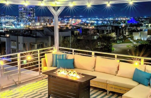 Edgehill Casa | Spacious Home in The Gulch, 14 beds, Skyline Views, best location in Nashville!