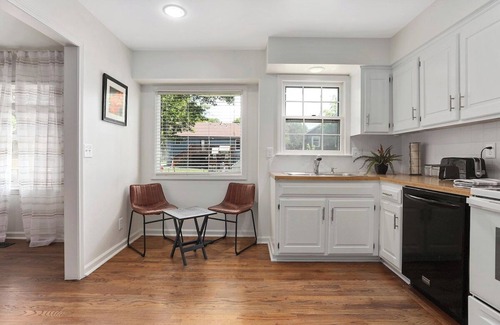 Olathe Casa | Spacious Home Mins from KC King Beds Explore