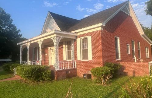 Grenada Casa | Spacious home near downtown Grenada