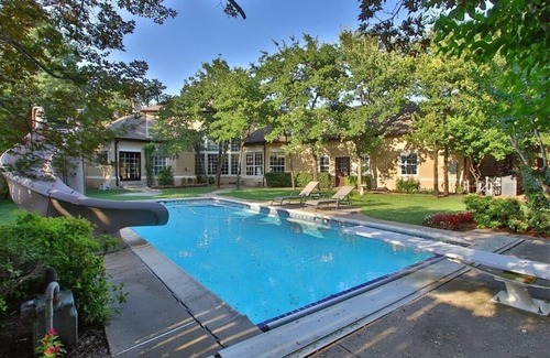 Edmond Casa | Amplia casa cerca de la I-35 en Edmond