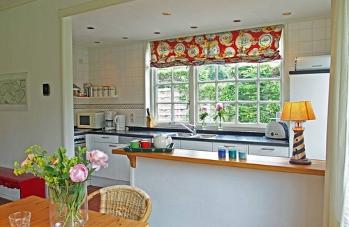 Nieuw-Haamstede Casa | Holiday home Zeemeeuw is a spacious and cozy detached house in a quiet location, in a beautiful area near the beach and the lighthouse of Haamstede.