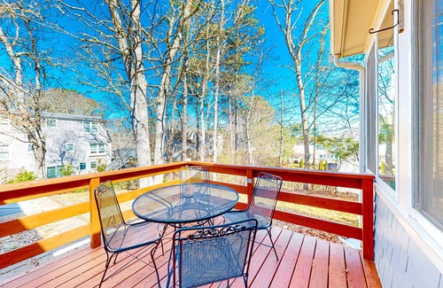 Harwich Casa | Spacious home on Hinckleys Pond with game room, sunroom & quick access to trail