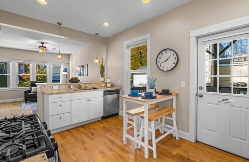 Brewers Hill Casa | Spacious Home Perfect for Families & Groups: Near Fiserv Forum & Brady Street!