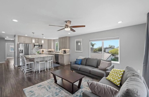 Bay Park Casa | Spacious Home Perfect for Work or Vacation
