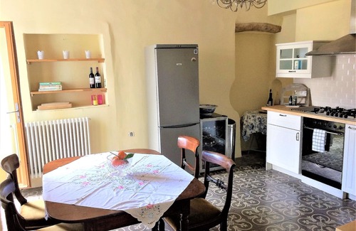 Abeilhan Casa | AMPLIO HOGAR, AMPLIO DE CARACTERÍSTICAS CON UNA IMPRESIONANTE VISTA DESDE LA TERRAZA