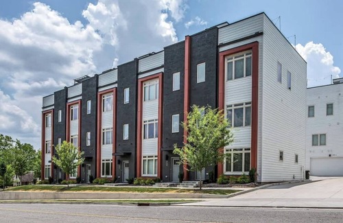 Haynes Area Casa | Spacious House with Serene skyline views