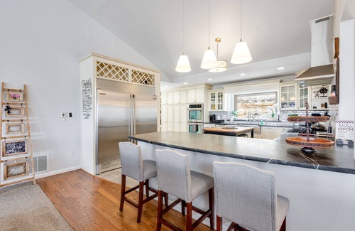 Northwest Colorado Springs Casa | Spacious home with gorgeous mountain views, private deck, WiFi & W/D
