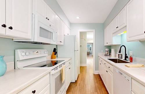 Fernandina Beach Casa | Spacious home with patio, deck, private outdoor pool, & beach access