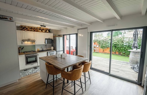 Lestonat - Monsejour Casa | Spacious family home with garden - Bordeaux