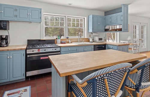 Waitsfield Casa | Charming Country Cape with Scenic Drive, Spacious Living & Private Pond