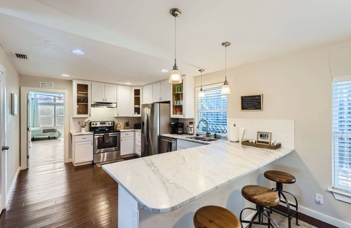 Shearer Hills - Ridgeview Casa | Spacious Home W/ Pool + Game Room / Near Riverwalk & Downtown!