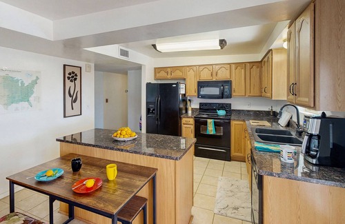Tucson Casa | Spacious home w/ private pool & optional pool heat, large yard