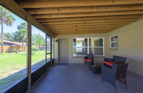 Alto Pino Casa | Spacious home with Pool Table 10 minutes from Beaches and Speedway