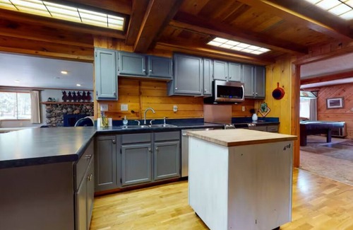 Bayfield Casa | Spacious Home with a meadow view