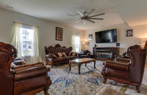Brownsburg Casa | Spacious Home with Fireplace - Near Golf!