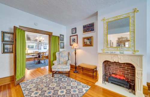 Mount Dora Casa | Spacious Home with Florida Room about 1 Mi to Lake Dora!
