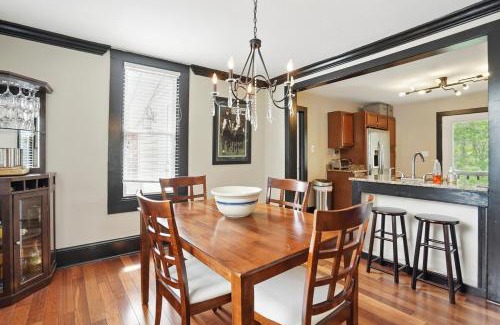 White Hall Casa | Spacious home with great outdoor area