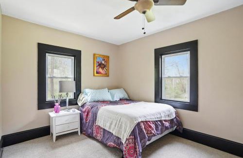 White Hall Casa | Spacious home with great outdoor area