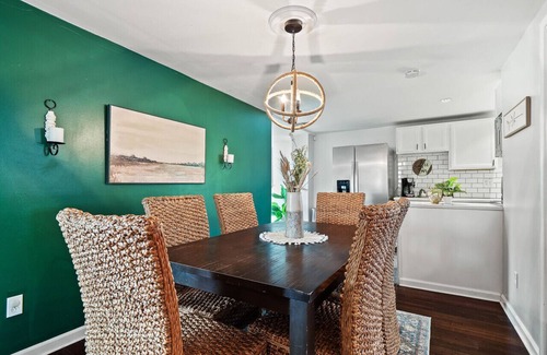 Huron Apartamento | Spacious Home With Hot Tub, Game Room and Near Cedar Point