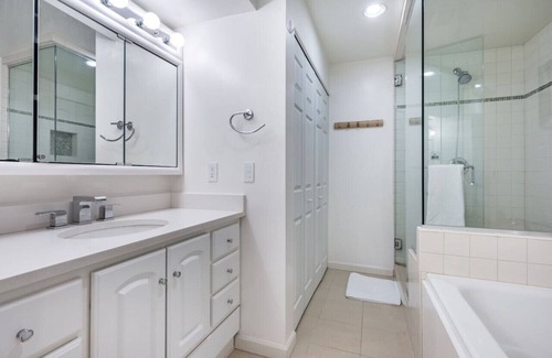 Phinney Ridge Casa | Spacious Home with Mountain View