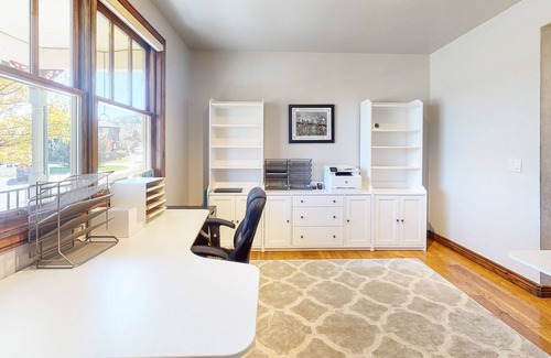 Eagle Casa | Spacious home with pool table, ping-pong, fireplace, deck, grill, & W/D