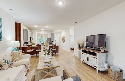Sebastian Highlands Casa | Spacious home with private porch, hammock, close to boat ramps