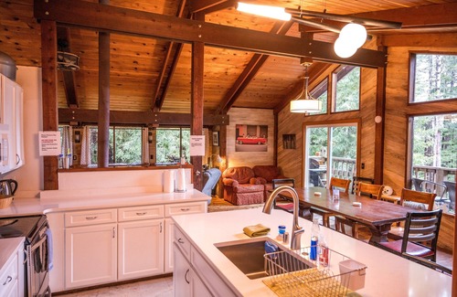 Albion Casa | Spacious home with private hot tub in Mendocino redwood forest.