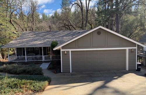 Groveland Casa | Spacious home with seasonal lake access. Pet friendly!