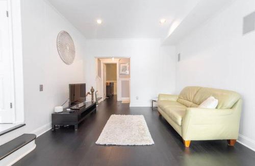 Mattoon Casa | Spacious Home with Theater