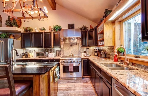 Warrior's Mark West Casa | Luxurious Ski-in/out Home w/ Hot Tub - Sleeps 24