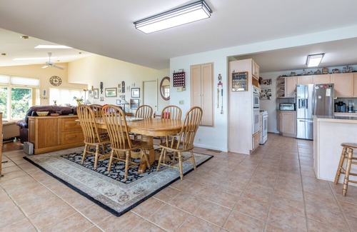 Holcomb Casa | Spacious home with private lake front