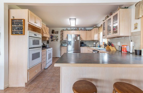 Holcomb Casa | Spacious home with private lake front