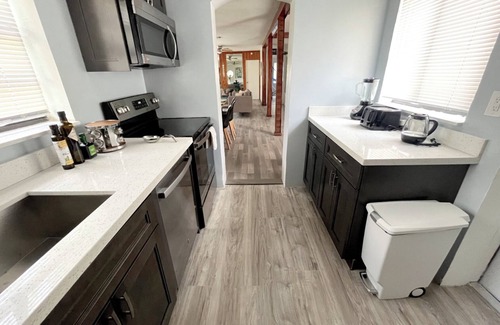 Central Oakland Park Casa | Spacious home with kids Playroom 3Bedrooms Wifi Parking close to beach