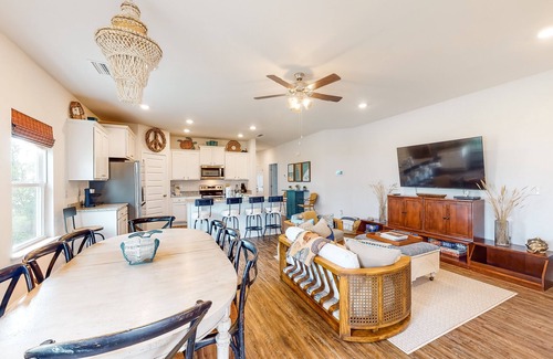 Port St. Joe Casa | Spacious home with golf cart, mother-in-law suite, community pool, beach access