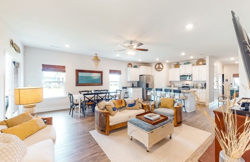 Port St. Joe Casa | Spacious home with golf cart, mother-in-law suite, community pool, beach access