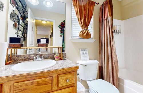 Springfield Casa | Spacious home with fully equipped kitchen - near Nashville