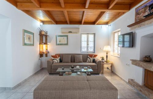 Lesvos Casa | Spacious Home with Yard, Mytilene Lesvos