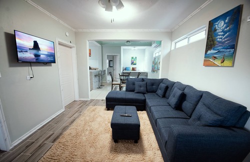 Corozal Apartamento | Spacious hotel suites with 8 bedrooms and WiFi, AC in charming Corozal