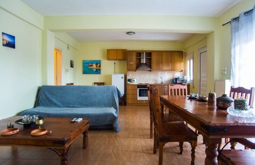 Markopoulo Mesogaias Casa | George's apartments by the Sea and Airport 1