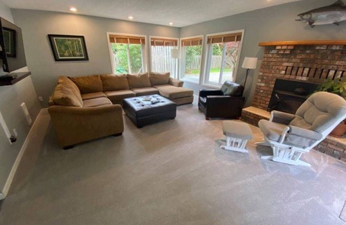 Campbell River Casa | Spacious House 2 Blocks from the Beach