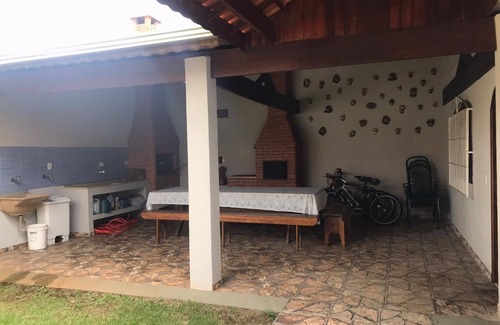 Ilha Comprida Casa | Amplia casa a 50 metros de la playa con wifi y habitaciones con aire acondicionado.