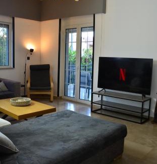 Alimos Apartamento | Spacious house by the sea