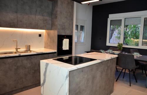 Alimos Apartamento | Spacious house by the sea