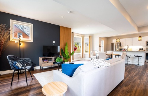Stratford Casa | Spacious House Close to Festival Sleeps 6 and Comes With Free Parking