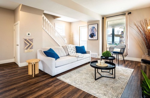 Stratford Casa | Spacious House Close to Festival Sleeps 6 and Comes With Free Parking