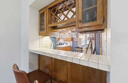 Greenwich Casa | Spacious House - Fire Pit- Pool Table -Arcade Games- Sleeps up to 16