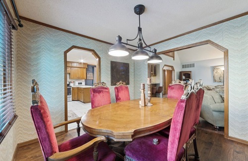 Greenwich Casa | Spacious House - Fire Pit- Pool Table -Arcade Games- Sleeps up to 16