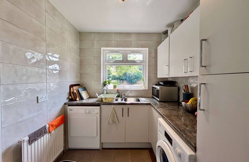 Heston Casa | Spacious House With Amazing Backyard and Parking