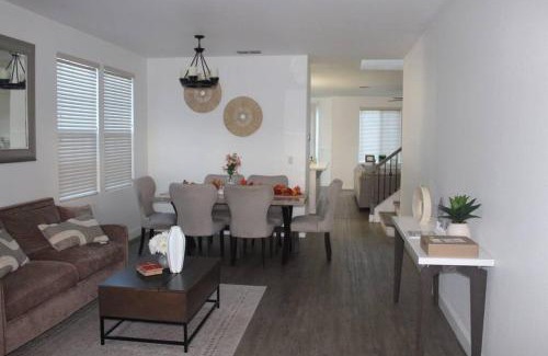 Linda Casa | Spacious House in Marysville 9 minutes to Hard Rock Casino Wheatlan